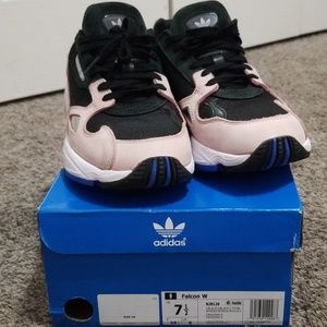 Adidas Original Wide Falcon